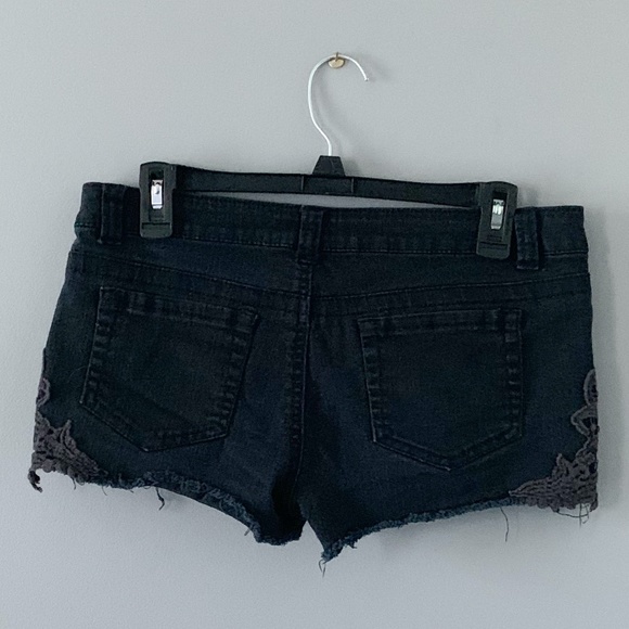 Mossimo Supply Co. Black Shorts Size 9 Junior - Picture 2 of 4